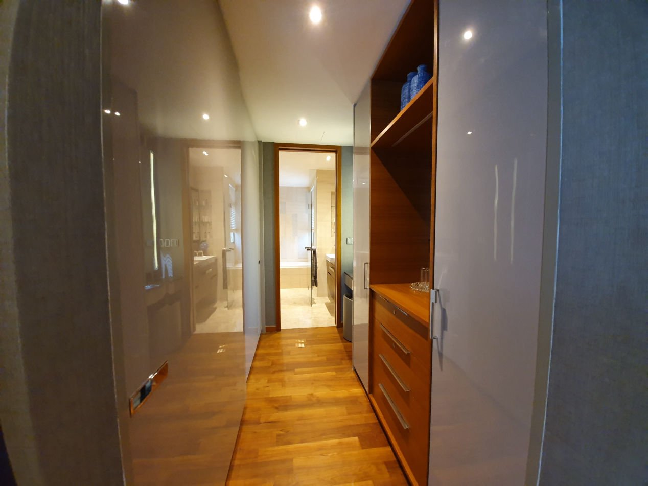 THE WHITLEY RESIDENCES