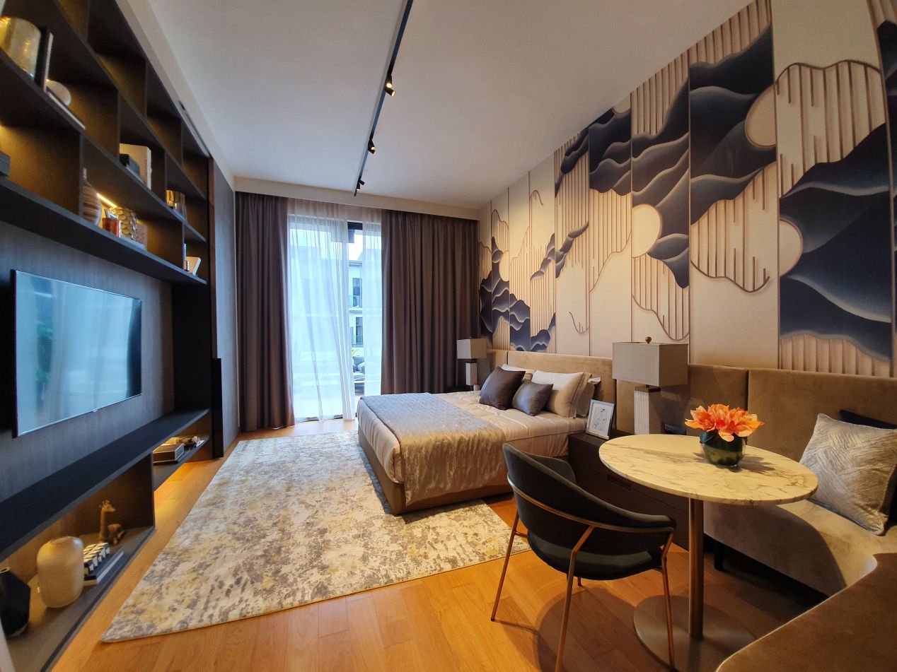 LUXUS HILL